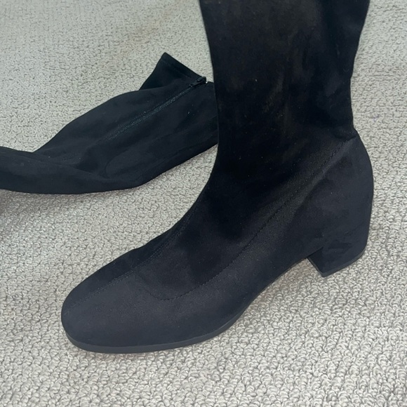 (Sold) NEW BLACK BOOTS - Picture 3 of 5